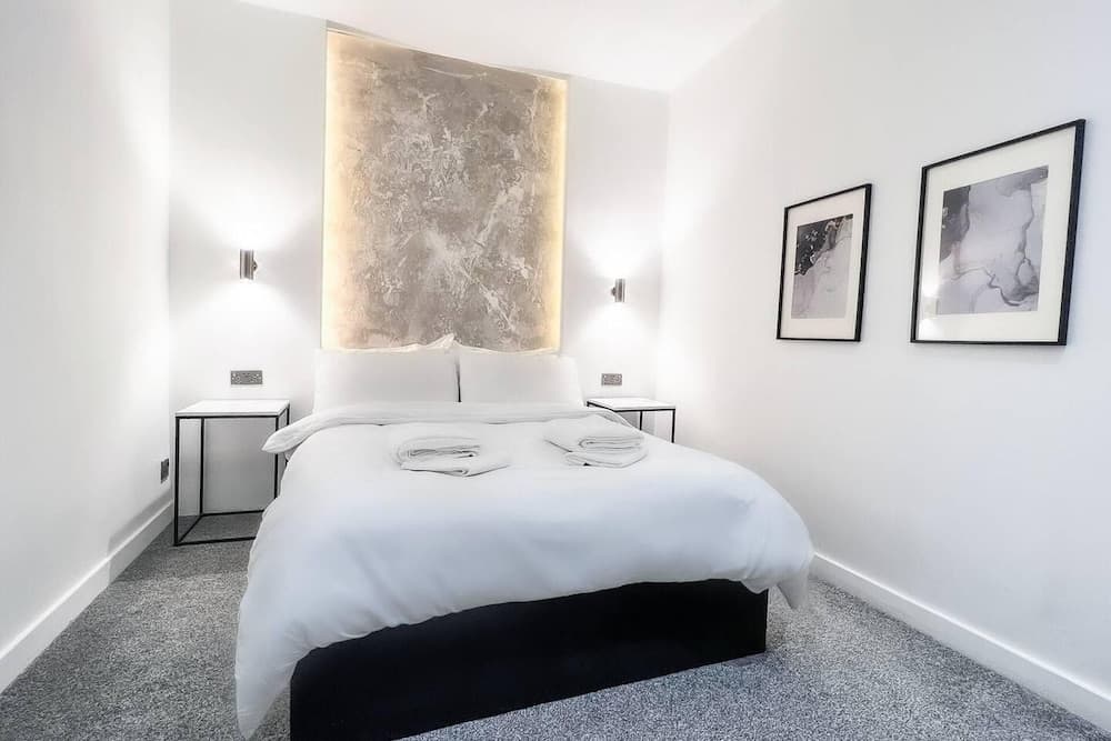 Stunning Luxury Apartment Near Motherwell