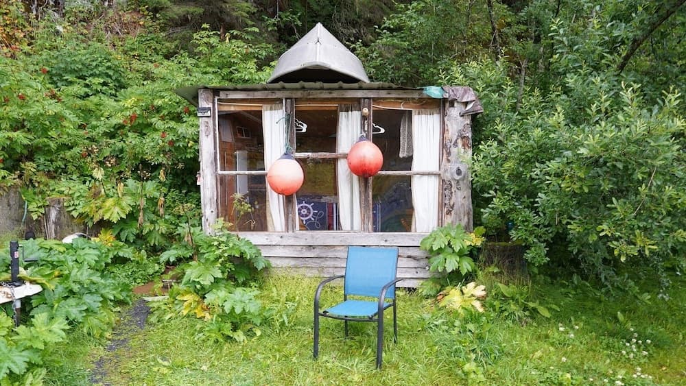 Nauti Otter Inn and Yurt Village