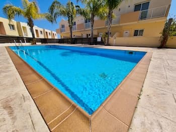 CHRISTINA'S MEZONETA