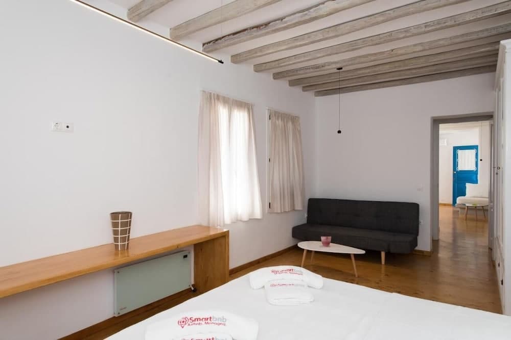 Luxury Sea View Apartment w shared pool