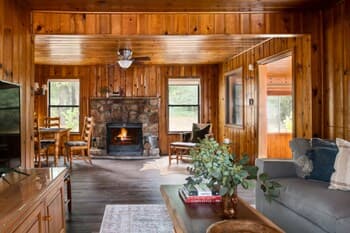 Cougar Lodge by Avantstay Private Character Cabin in Big Bear w/ Large Patio