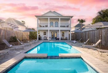 Lyle by Avantstay Chic Beach House w/ Pool & Hot Tub Walking Distance to Ocean