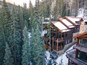Apex by Avantstay Cozy Expansive Mountain Home Close to the Slopes w/ Hot Tub!
