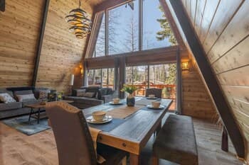 Midnight by Avantstay Remodeled Alpine Meadows A-frame
