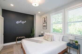 Ryman by Avantstay Centrally Located Townhouse w/ Stylish Interior & Porch Swings!