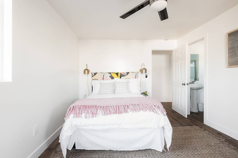 Grant Hill 2 Unit Buyout by Avantstay 7 BR 2 Unit Home w/ Patio