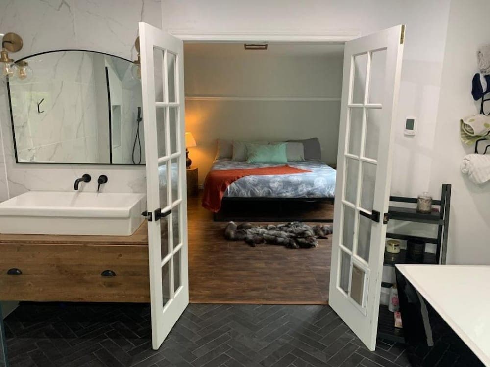 208 Godefroy Casă liniștită cu iaz