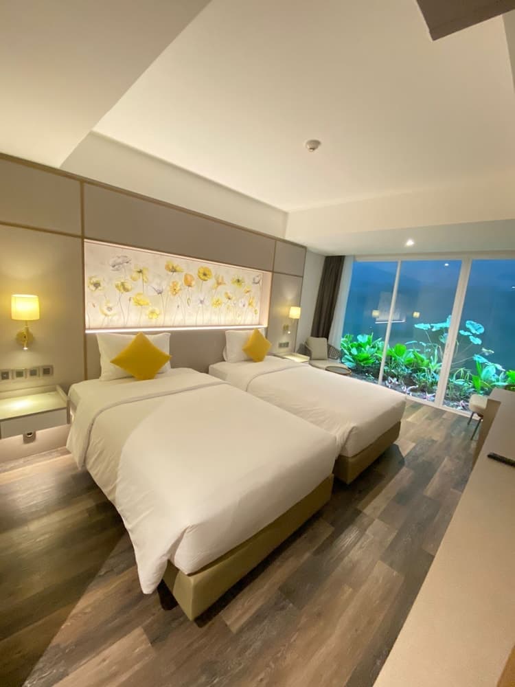 Arshika Bali Sunset Road