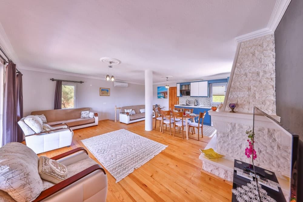 Lovely Villa With Private Pool and Terrace in Kas