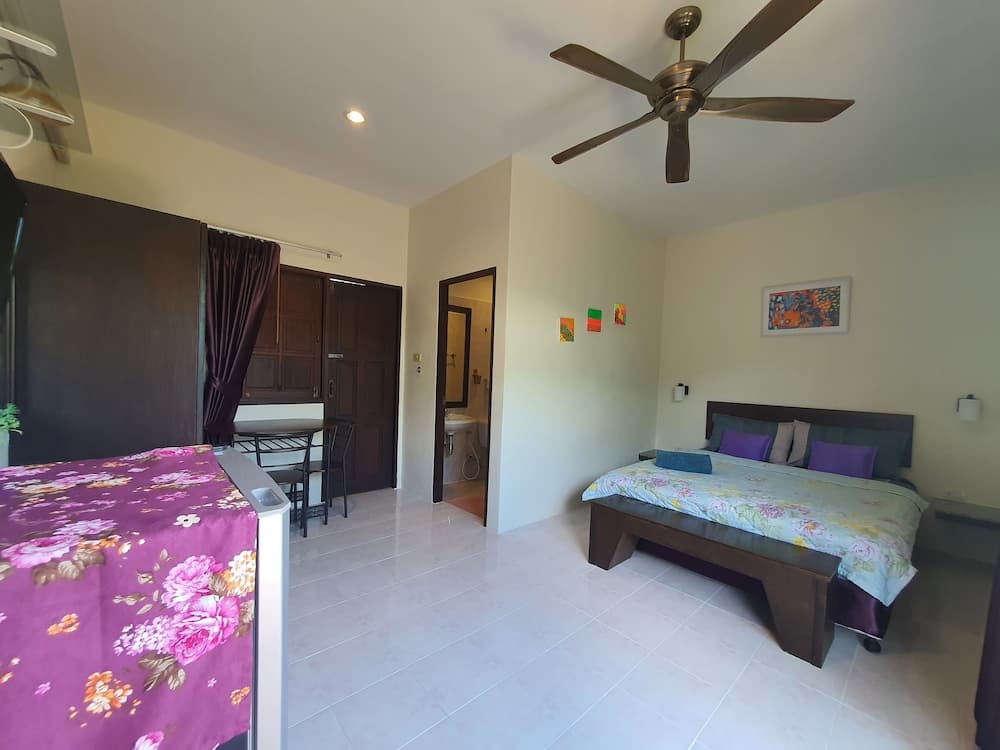 Baan Muchshima Hostel Phuket