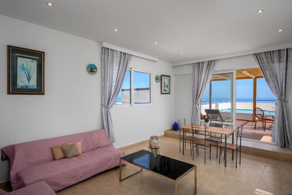 Stegna Sunrise Suite Sleeps 4 Pool