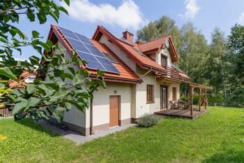 Czarnochowice House by Renters