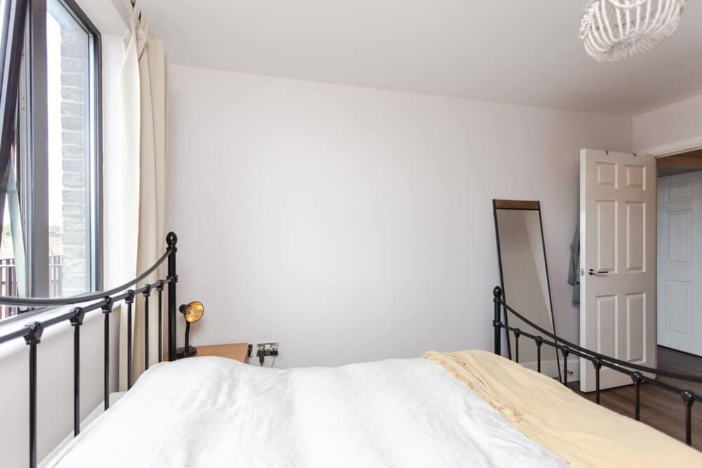 Serene 1 Bedroom Flat in Clapton With Balcony