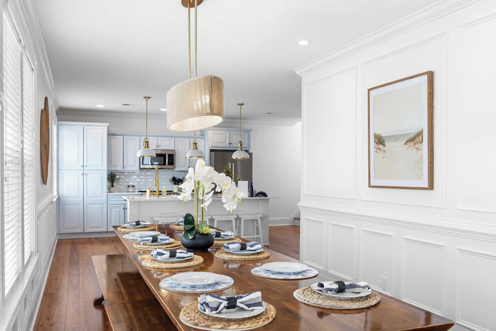 1 Block to Beach, Newly Renovated 6bdr w/ Rooftop Views Sand Dune by Avantstay