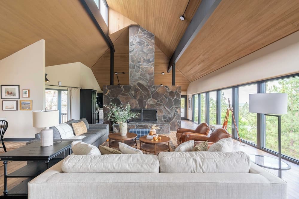 Big Sky by Avantstay Beautiful Mountain Home w/ Great Views!