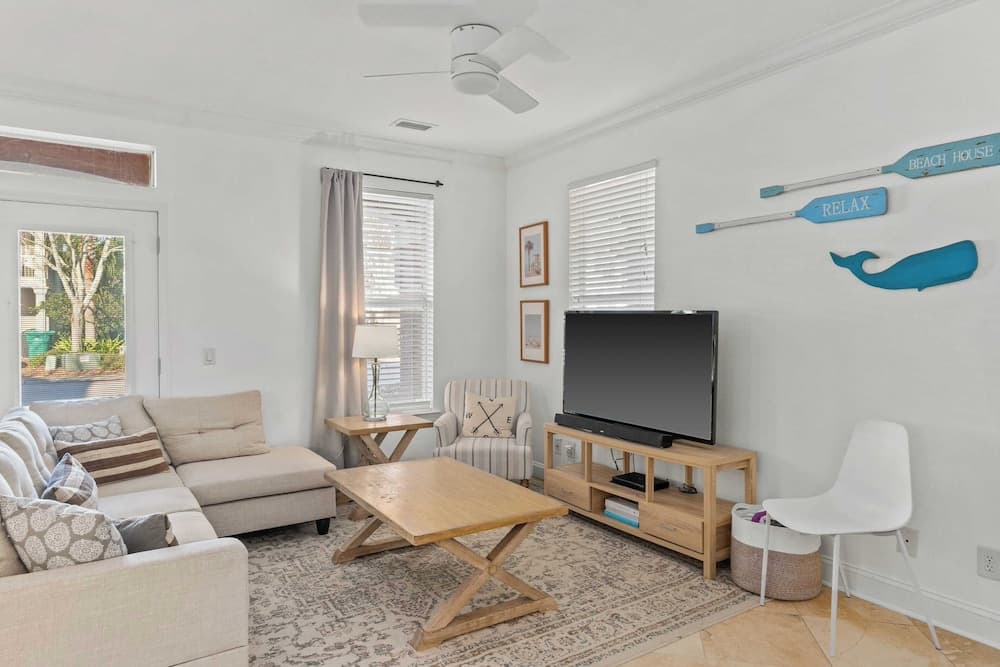 Coral By Avantstay Gorgeous Three Story Home w/ Two Balconies