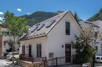 Diamondtooth Cottage by Avantstay Cottage in Historic Telluride w/ Ski Access Permit #:16096
