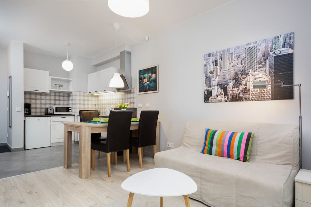 Warsaw Apartment Obozowa by Renters