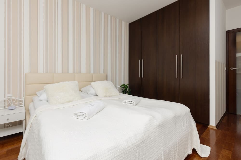 Obrzeżna Apartment by Renters