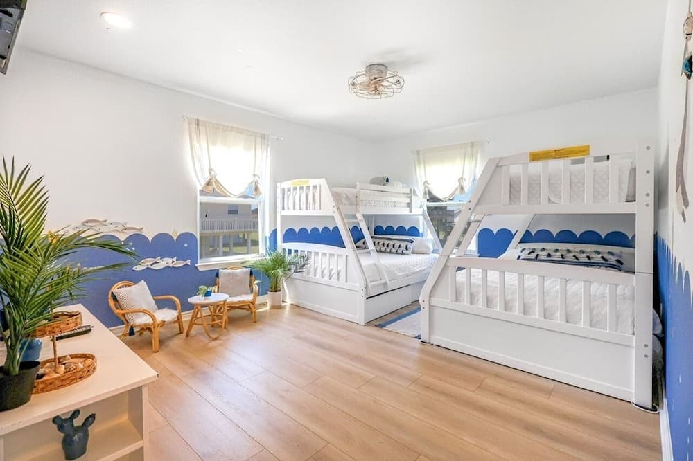 Beach'n Inn 3 Bedroom Home by RedAwning