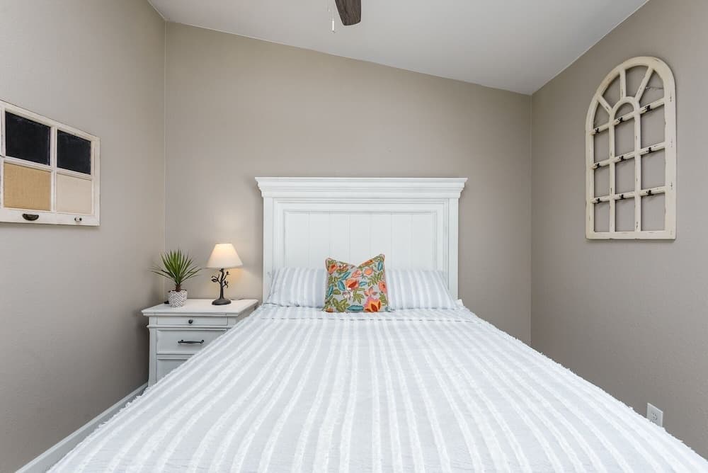 Casa De Mojave 3 Bedroom Home by RedAwning