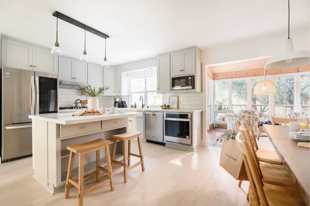 Clementine By Avantstay Bright Modern Retreat w/ Pool, Pool Table & Large Patio