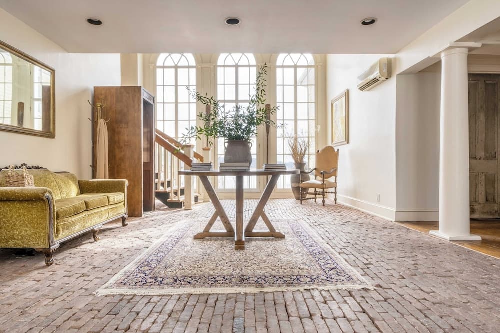 River House by Avantstay Historic & Secluded Estate on the Hudson River w/ Pool Sleeps 24!