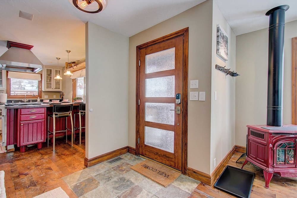 Hillside Overlook by Avantstay Quiet Mountain Getaway w/ Incredible Views!