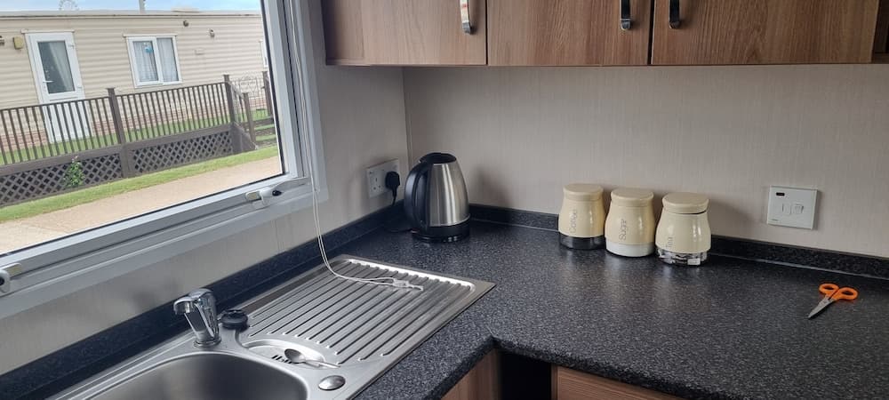 Lovely 8 Berth Direct Beach Access