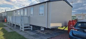 Lovely 8 Berth Direct Beach Access