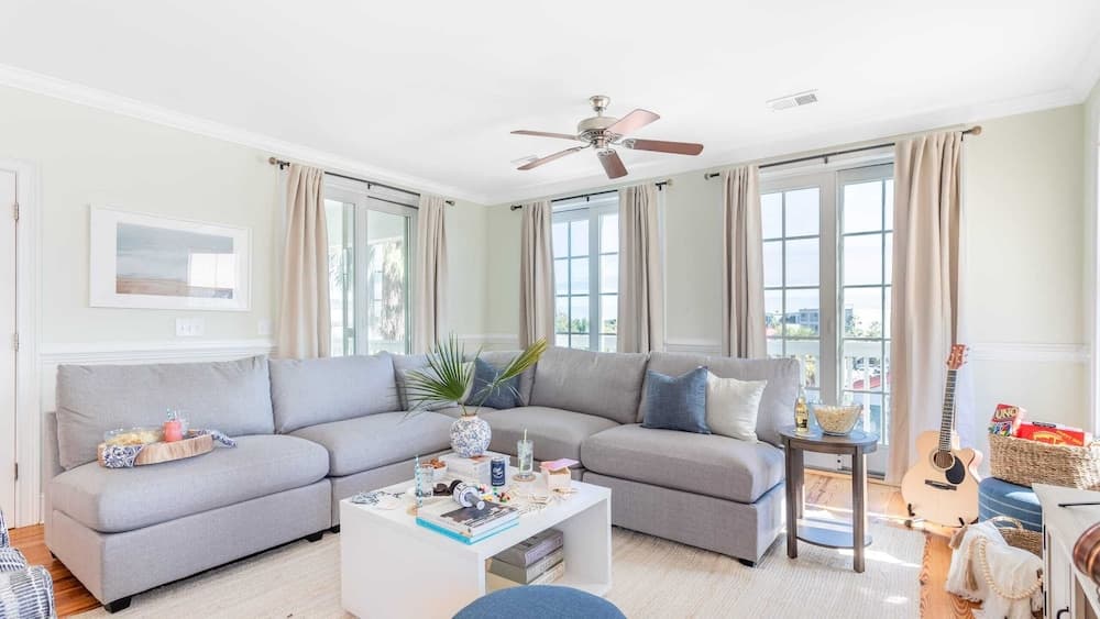 Sea Shell by Avantstay Breezy Beachside Getaway w/ Rooftop Deck & 6 BRs