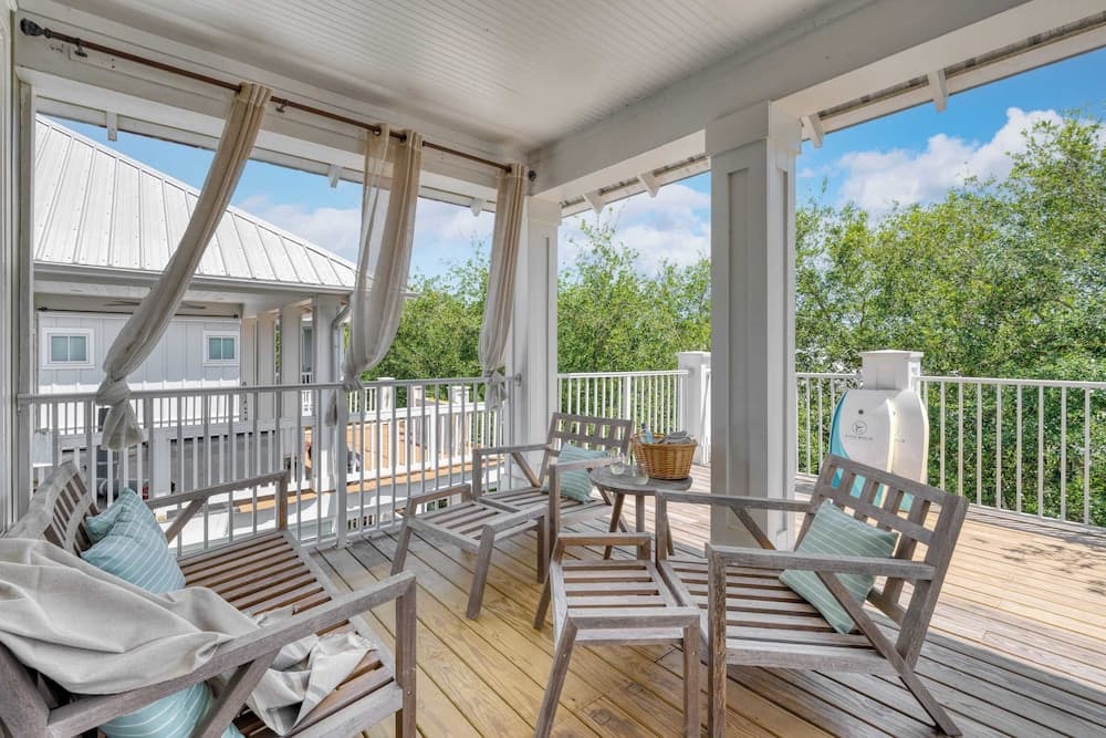 Bellview by Avantstay Gorgeous Home w/ Multiple Balconies & Living Areas