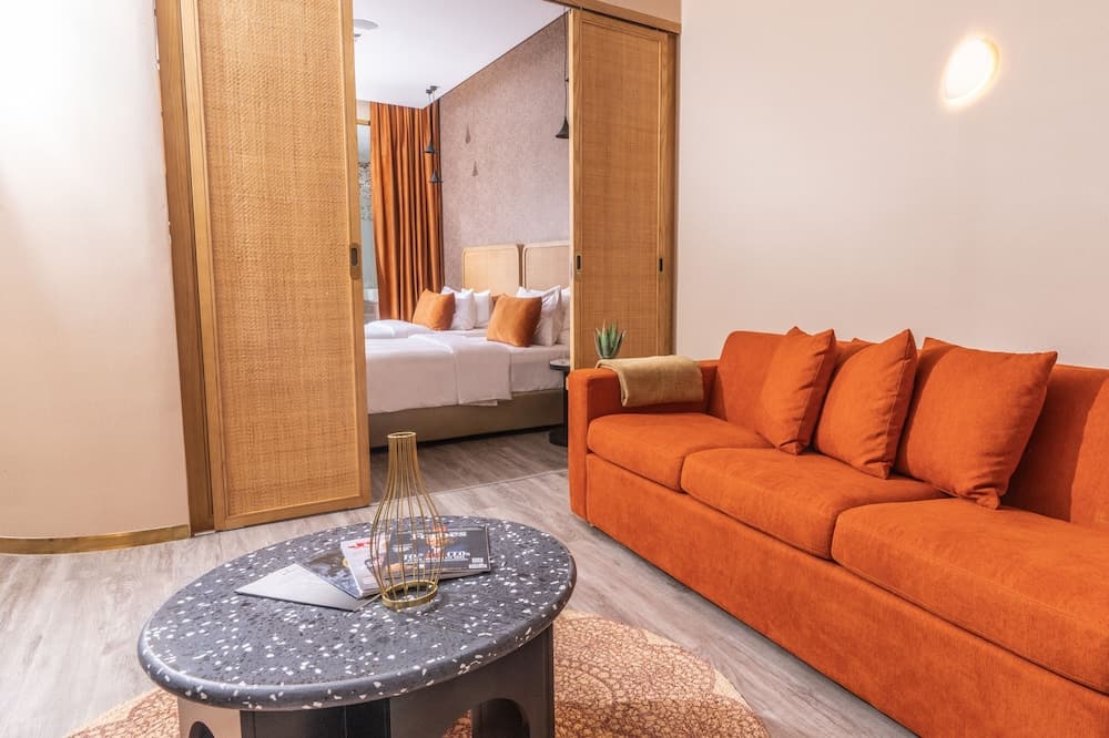 The House Hotel Al Khiran