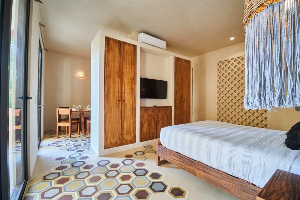 Ikal Tulum 101-102 By Lockey