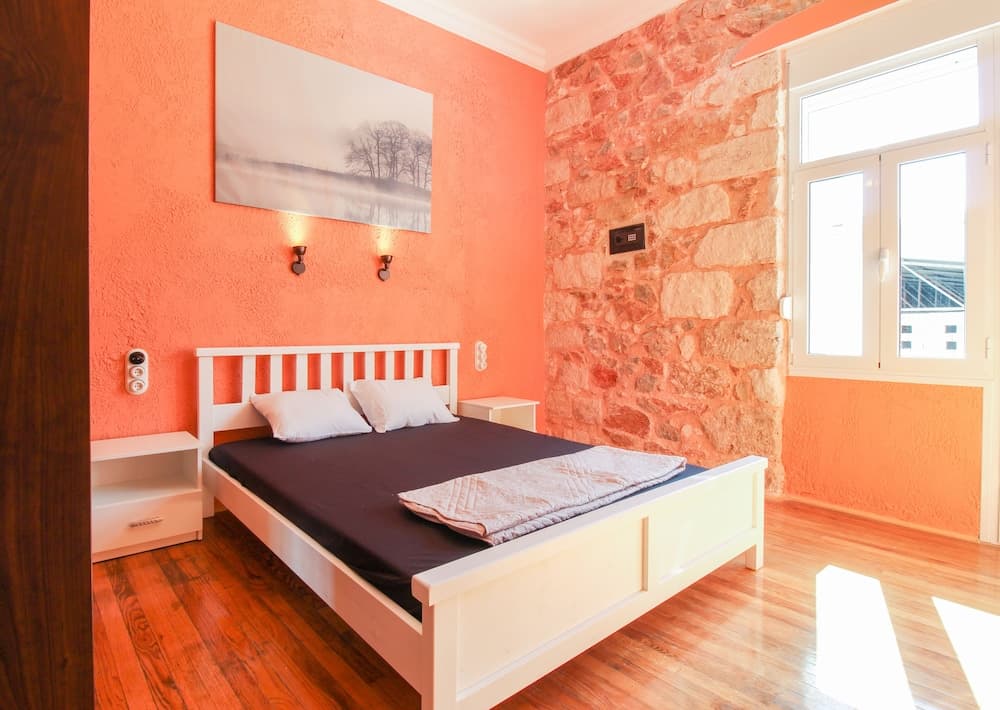 Modern Apartment With Roof Terrace in Athens