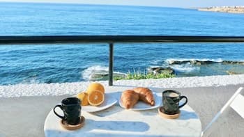 Elpida Seafront Paradise Apartment in Crete