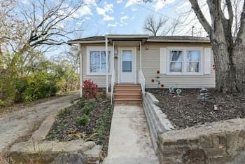 Stay-n-play - Downtown Branson - Free Trolley or Walk to all the Fun!!