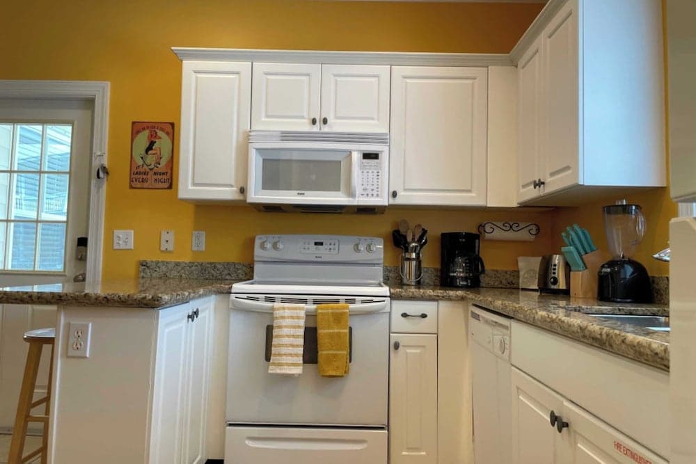 Coral Garden by Avantstay Great Location w/ Balcony & Shared Pool