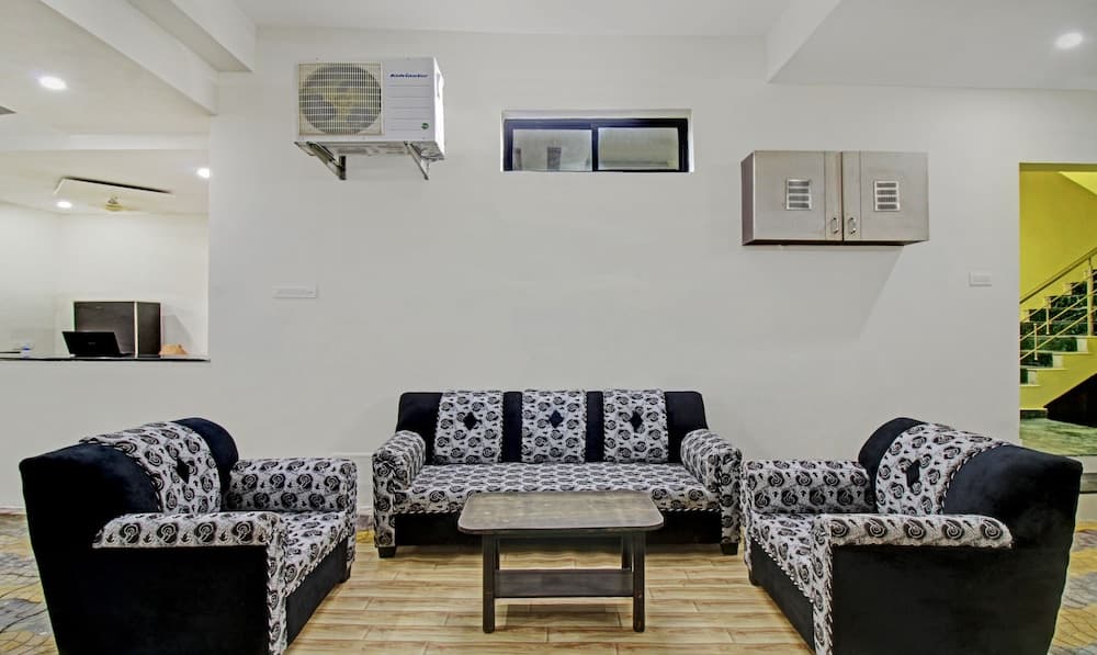 Itsy By Treebo - New Shraddha Inn