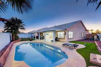 LA Mirada Modern Luxury Pool Retreat - Full Kitchen Jacuzzi 4 Bedrooms Trails Parks