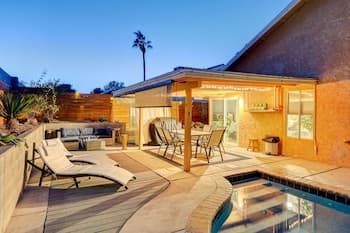 NEW Fresh Fun Heated Pool in Las Vegas 4 Bedrooms 1-story Minutes to the Las Vegas Strip Full Kitchen