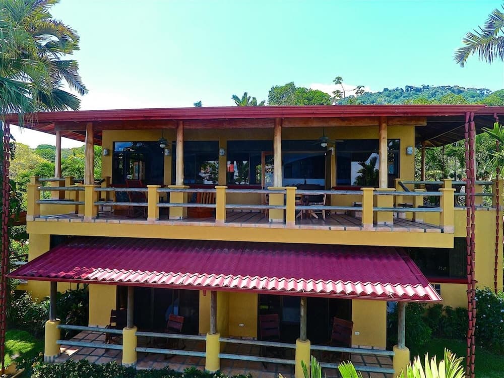 Villa for 12 Guests Best Whale s Tail and Ocean Views