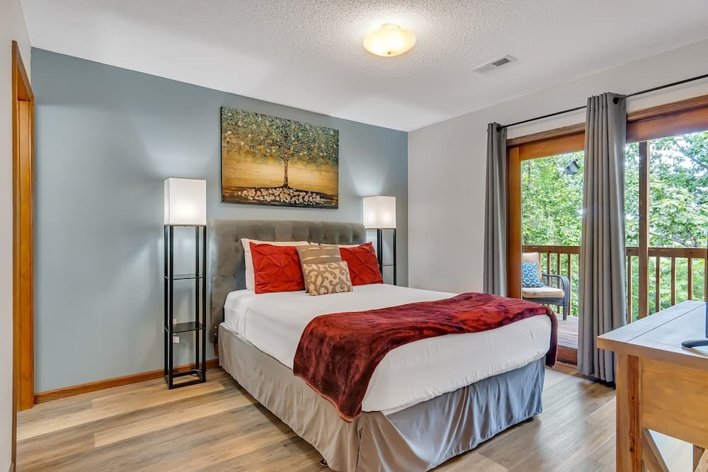 Wildwood Wonder 2 Bedroom Condo by Redawning