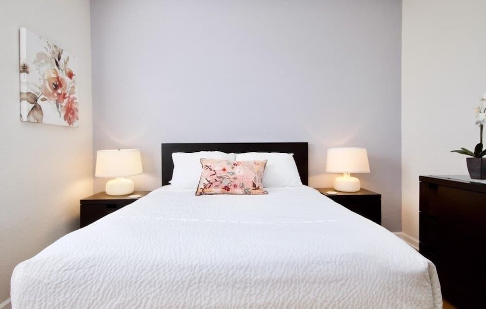 Lake View Vista Cay 3 Bed 2 Bath Condo 3 Bedroom Condo