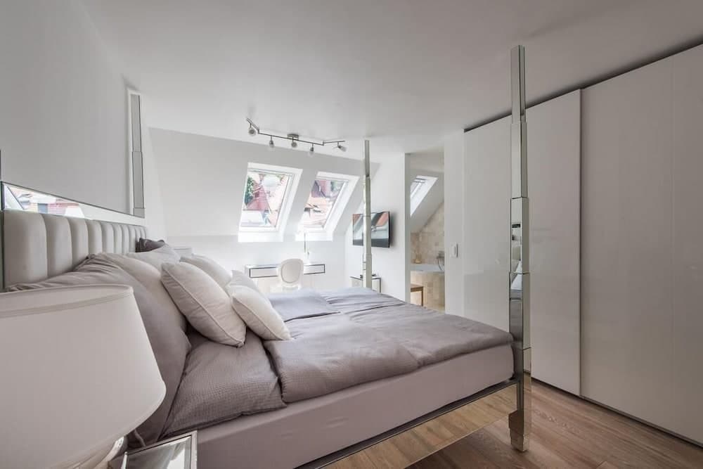 AB Ljubljana-The Princess Castle Triplex