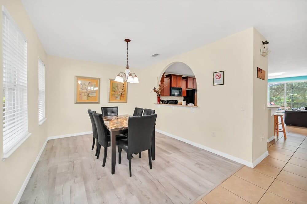 6BR Pool Villa Minutes From the Parks