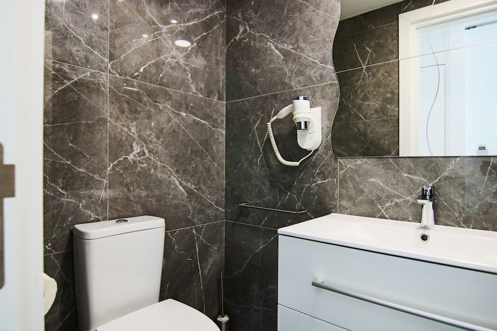 Phaedrus Living Luxury Suite Nicosia 504