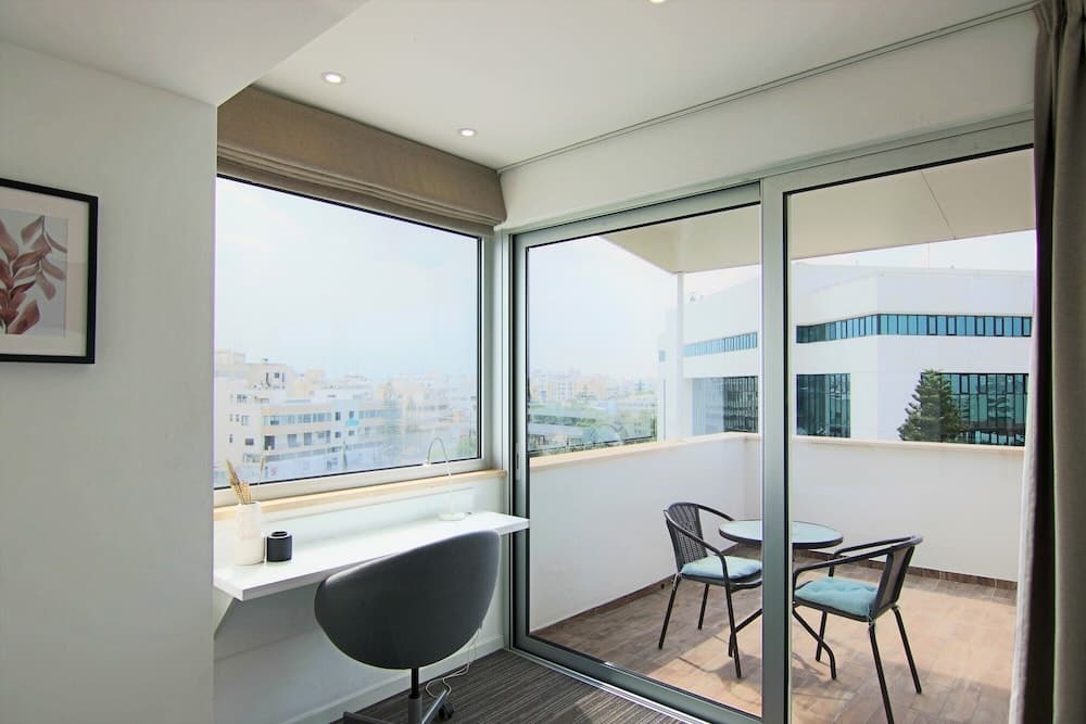 Phaedrus Living Luxury Suite Nicosia 507