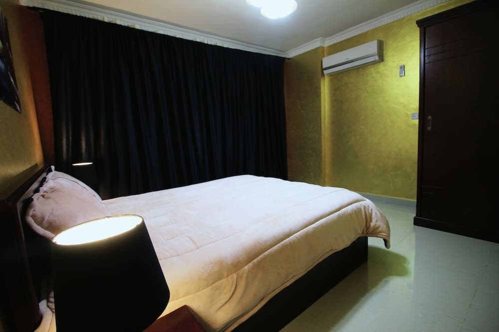 Golden Charming 3-bed Apartment in Cairo