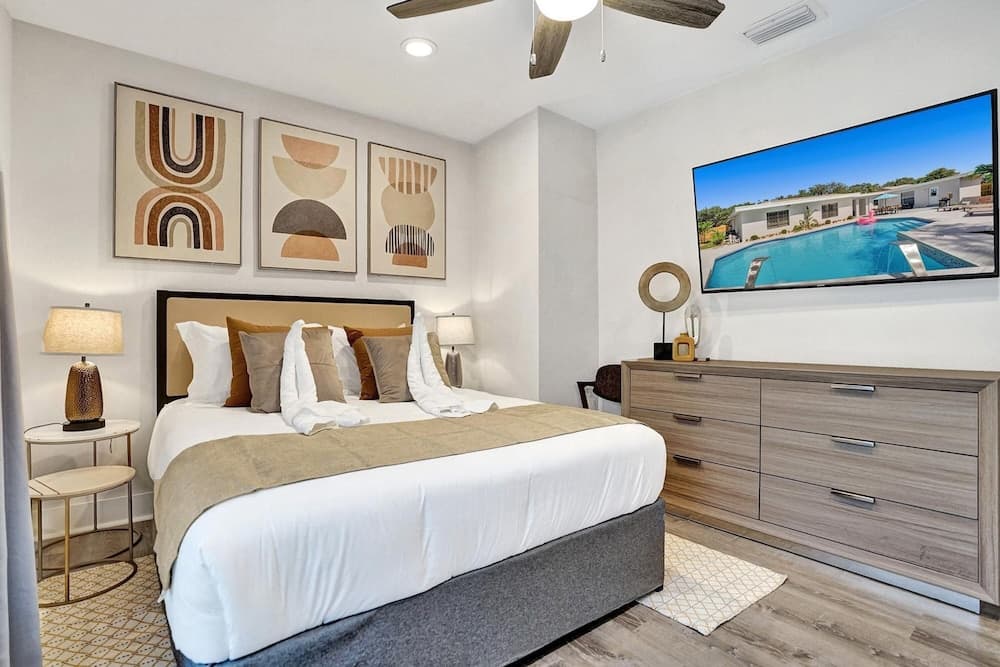 7 Br Home with Pool Gameroom & Soccer